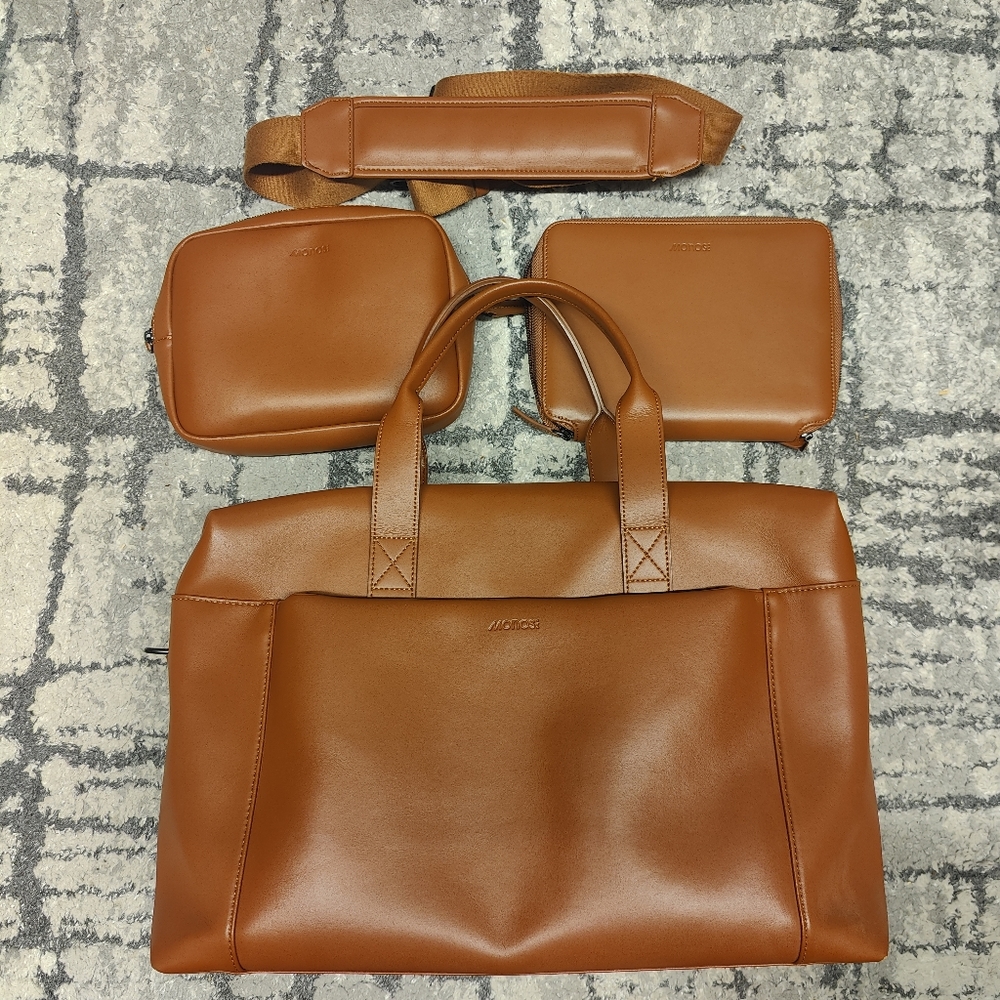 Mono's metro duffle bag in mahogany + metro folio kit